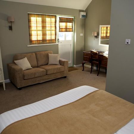 The Bull Inn Lodges Тентерден Экстерьер фото