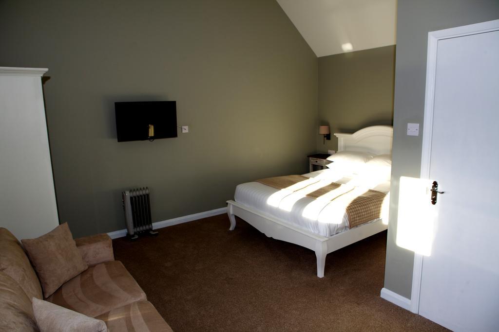 The Bull Inn Lodges Тентерден Экстерьер фото