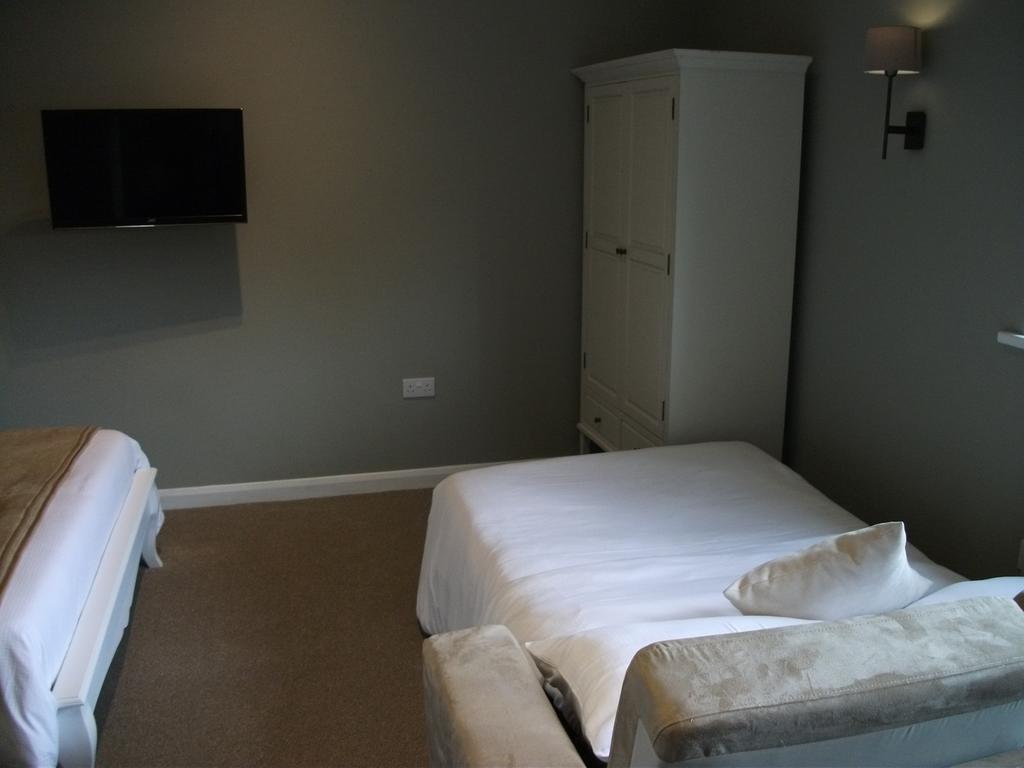 The Bull Inn Lodges Тентерден Экстерьер фото