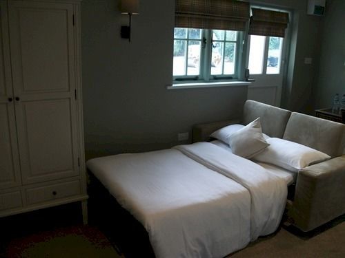 The Bull Inn Lodges Тентерден Экстерьер фото