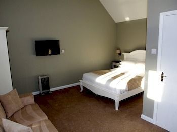 The Bull Inn Lodges Тентерден Экстерьер фото